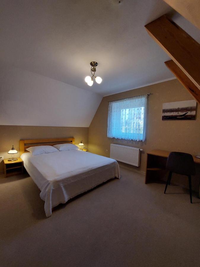 Asmonienes Sveciu Namai "Senoji Mokyklele" Hotel Smalininkai Eksteriør billede