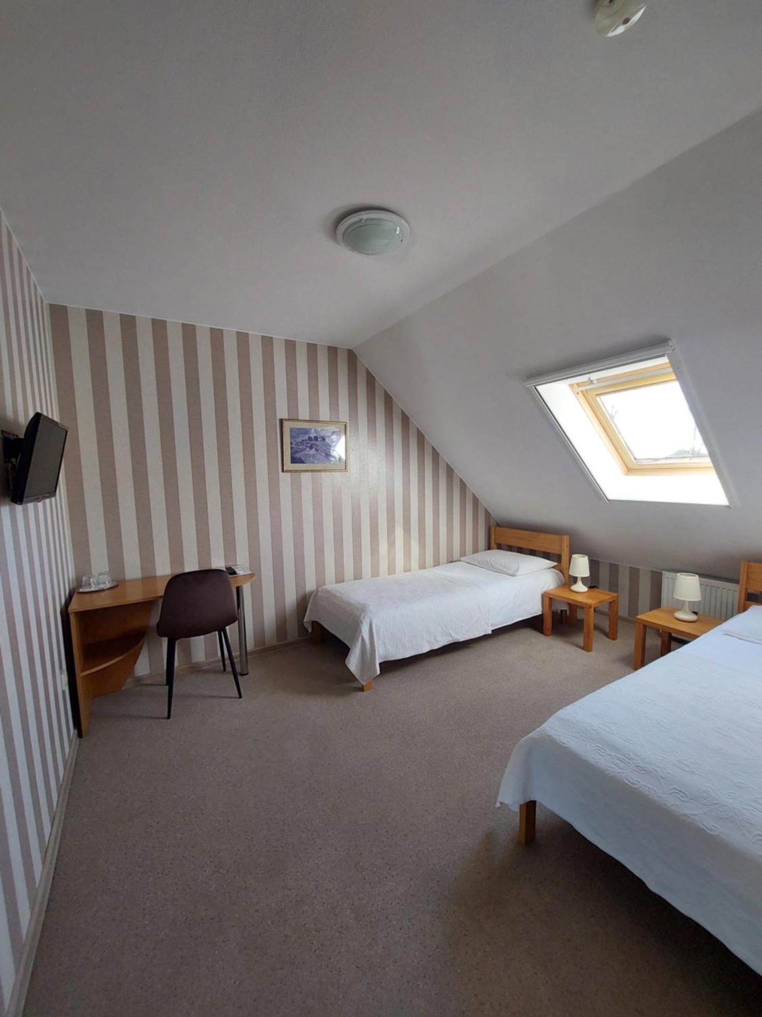 Asmonienes Sveciu Namai "Senoji Mokyklele" Hotel Smalininkai Eksteriør billede