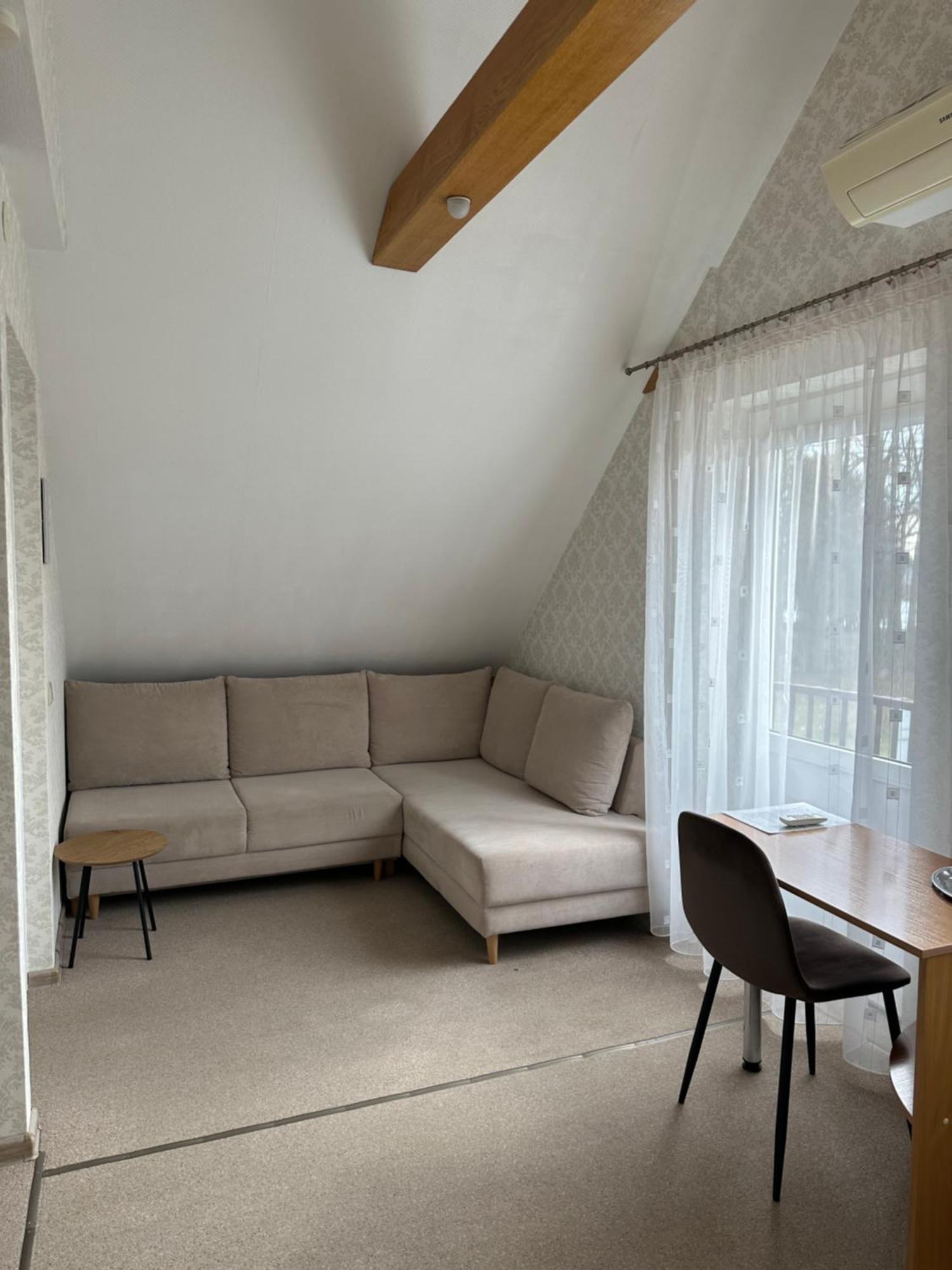 Asmonienes Sveciu Namai "Senoji Mokyklele" Hotel Smalininkai Eksteriør billede