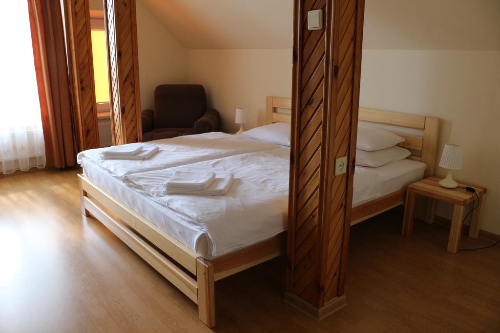 Asmonienes Sveciu Namai "Senoji Mokyklele" Hotel Smalininkai Eksteriør billede